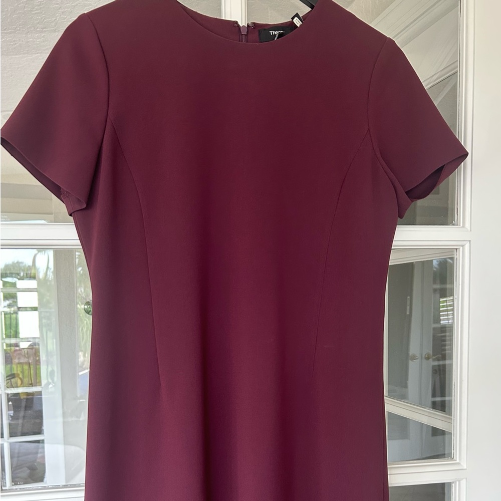 Theory Cranberry Sheath Dress Short Sleeve Crew Neck Midi - Color of Season